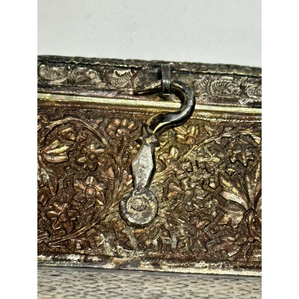 Vintagemetal Trinket Jewelry Make Up Box 3